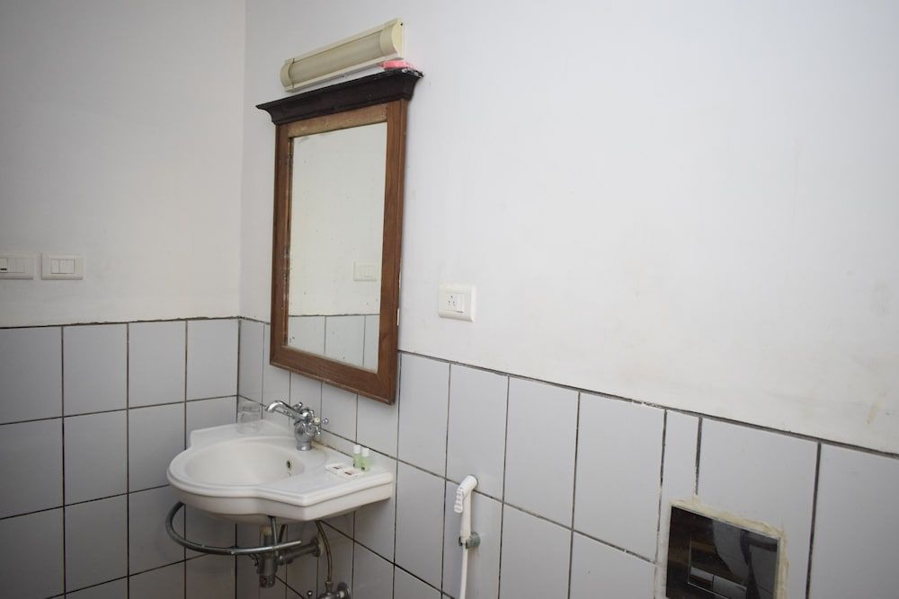 Saradharam Heritage Hotel Lakshmi Vilas Deluxe Double Room 5