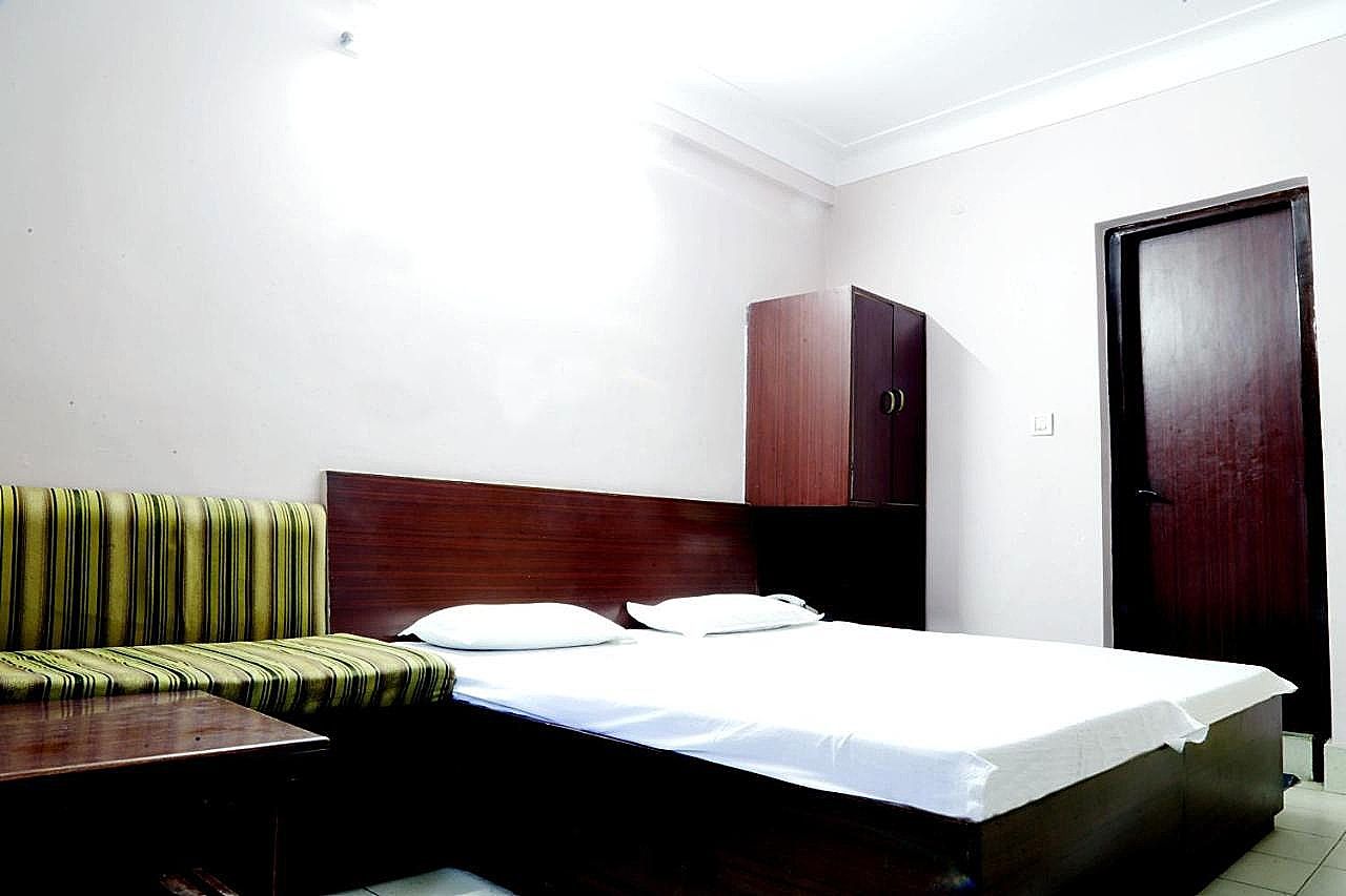Hotel Prayag Non AC Standard Room 4