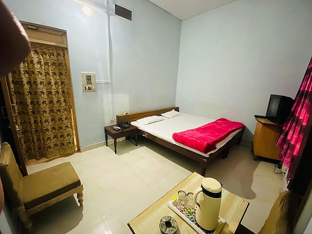Hotel Prayag Non AC Standard Room 8