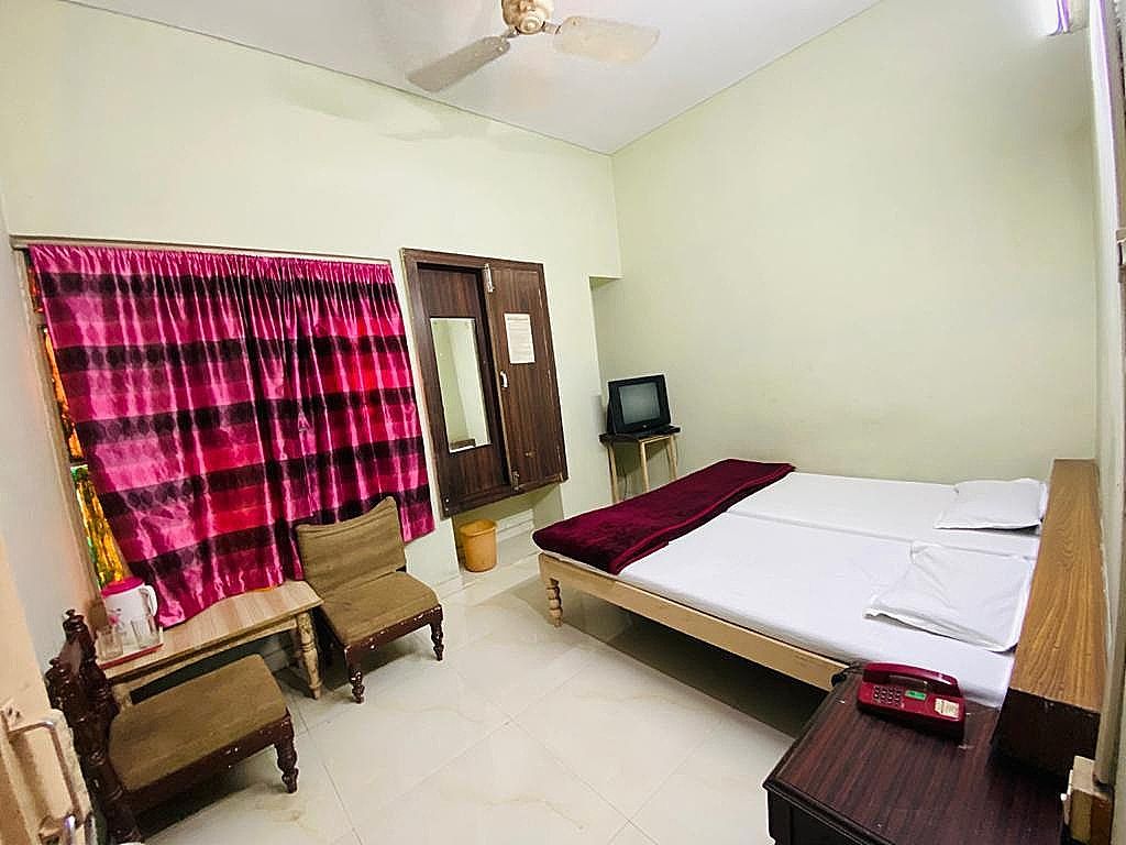 Hotel Prayag Non AC Standard Room 7
