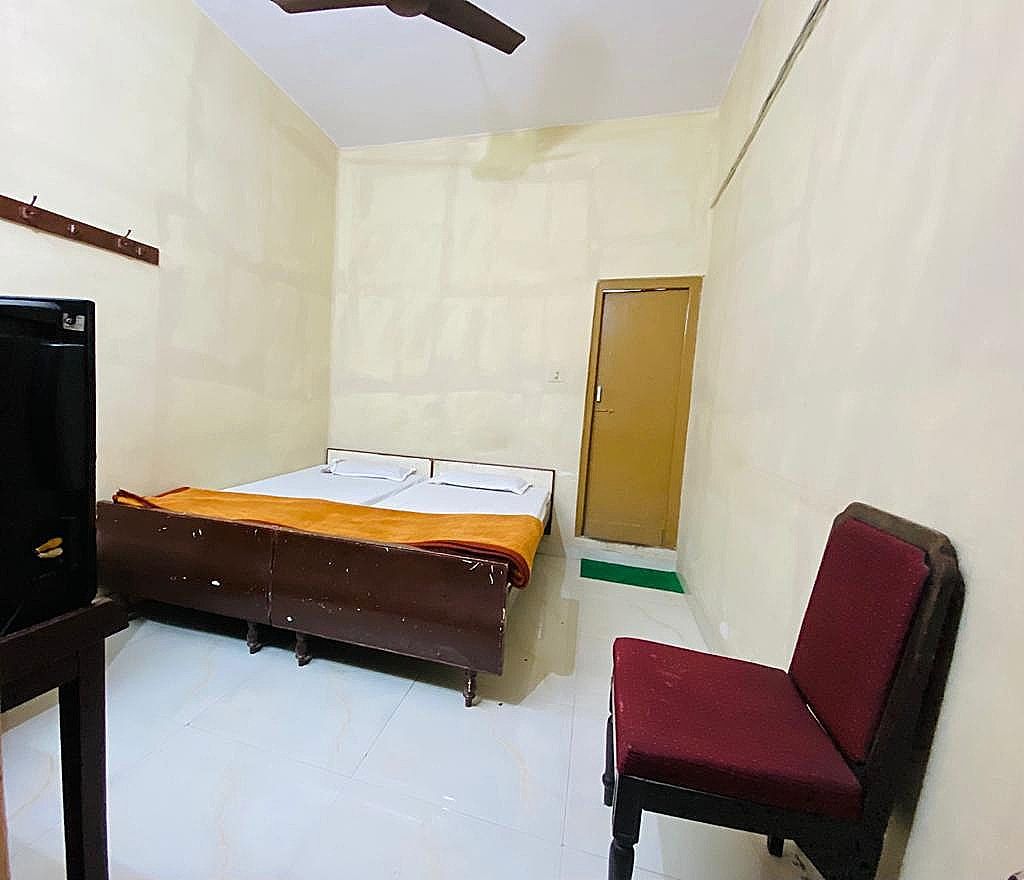 Hotel Prayag Non AC Standard Room 5