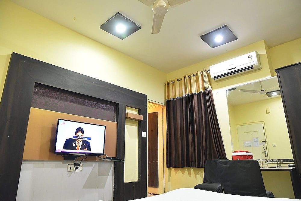 Hotel C9 Deluxe Room, 1 Double Bed, City View 5