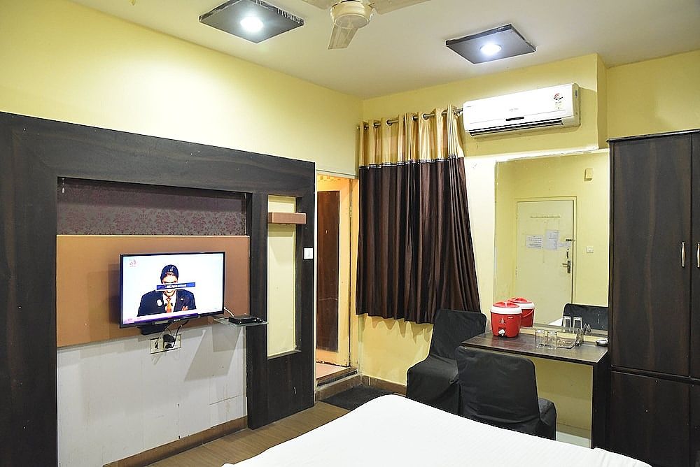 Hotel C9 Deluxe Room, 1 Double Bed, City View 8