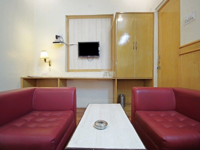 Hotel Savoy AC Double Room 4