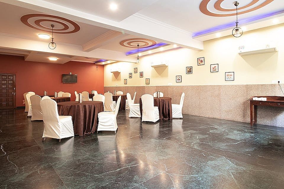 Food & Dining