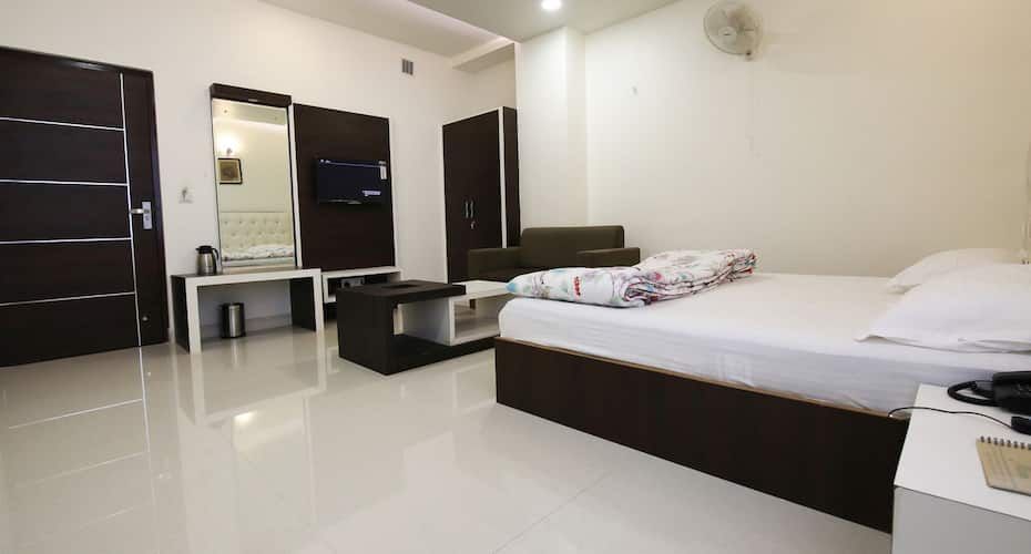 undefined Prince Hotel & Restaurant 8