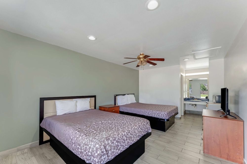 Room, 2 Double Beds, Non Smoking (Pet Friendly)