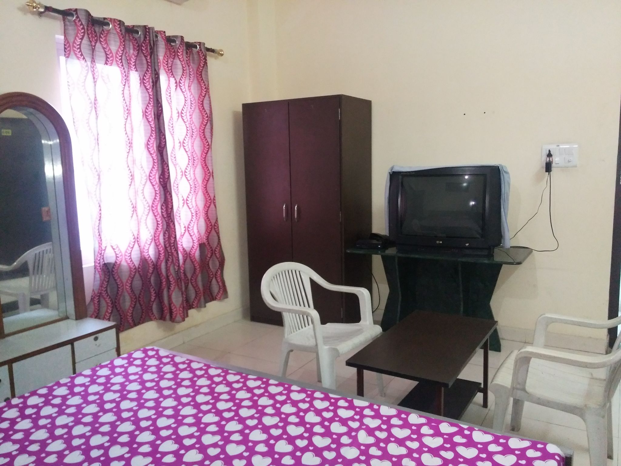 Hotel Shrihaan Deluxe Room 7