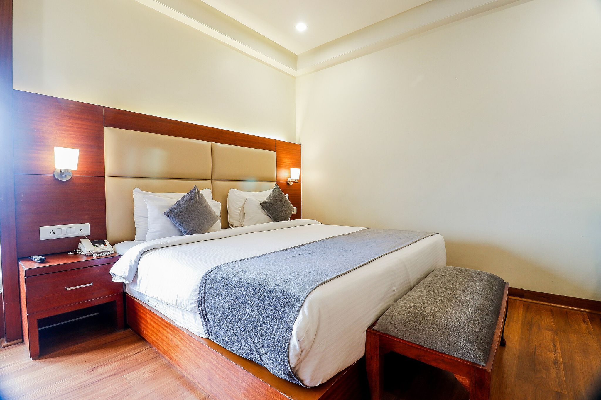 JAIPUR CENTRAL Deluxe Room With Work Desk 13