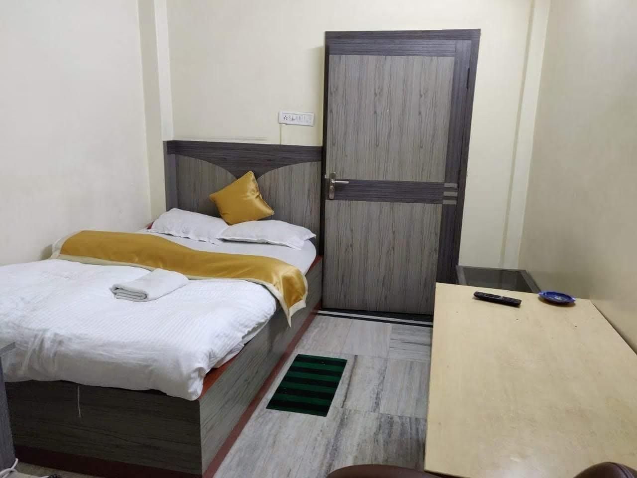 Hotel Somraj Regency Standard Room 2