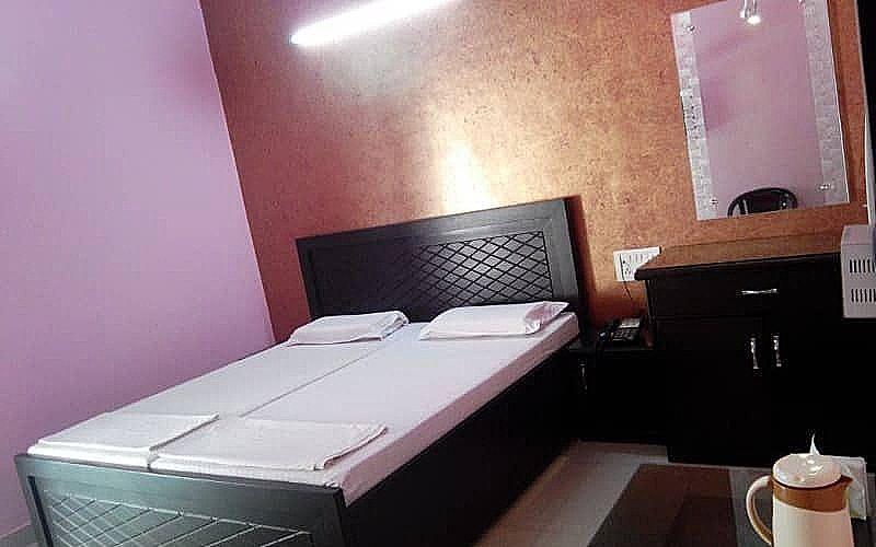 undefined Hotel Tourist Bar & Restaurant 6