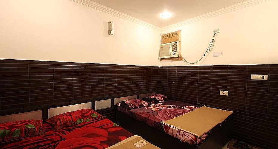 Hotel Globe Meridian Non A/c Room