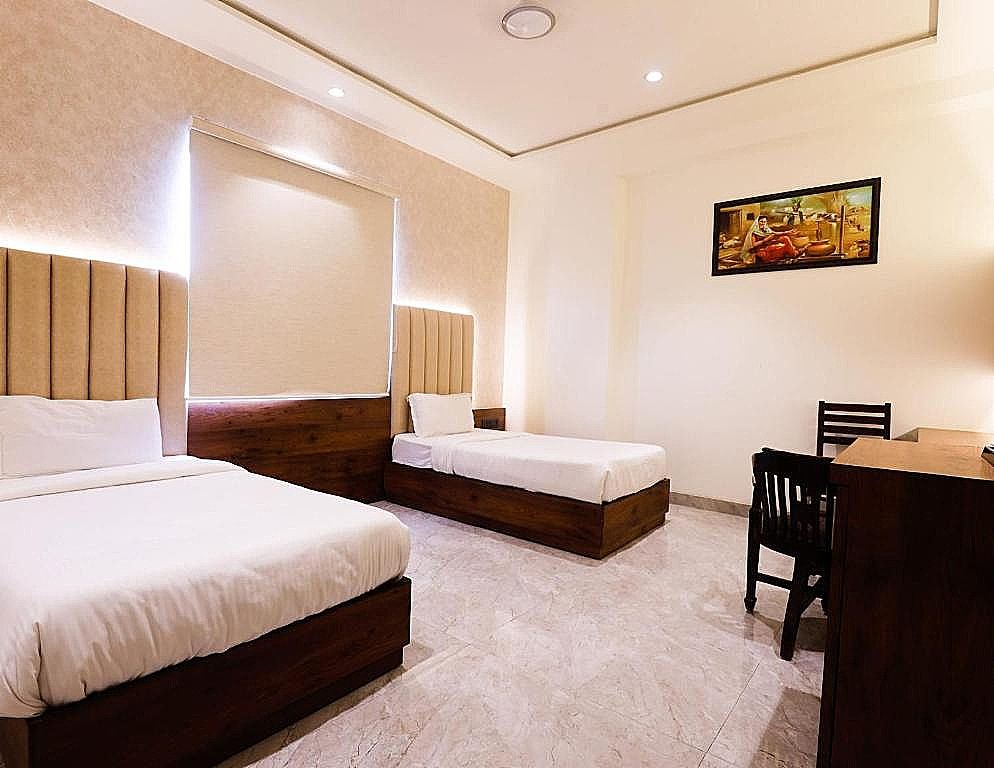 Deluxe Twin Bed Room