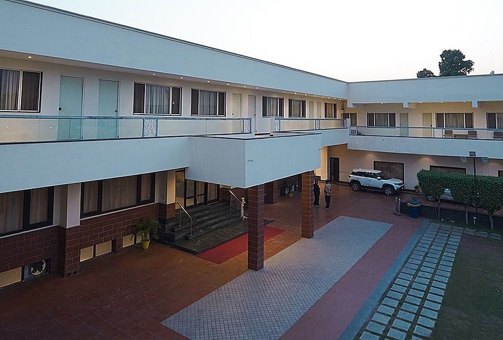 undefined Grand Hotel 8