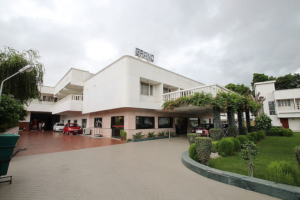 undefined Grand Hotel 9