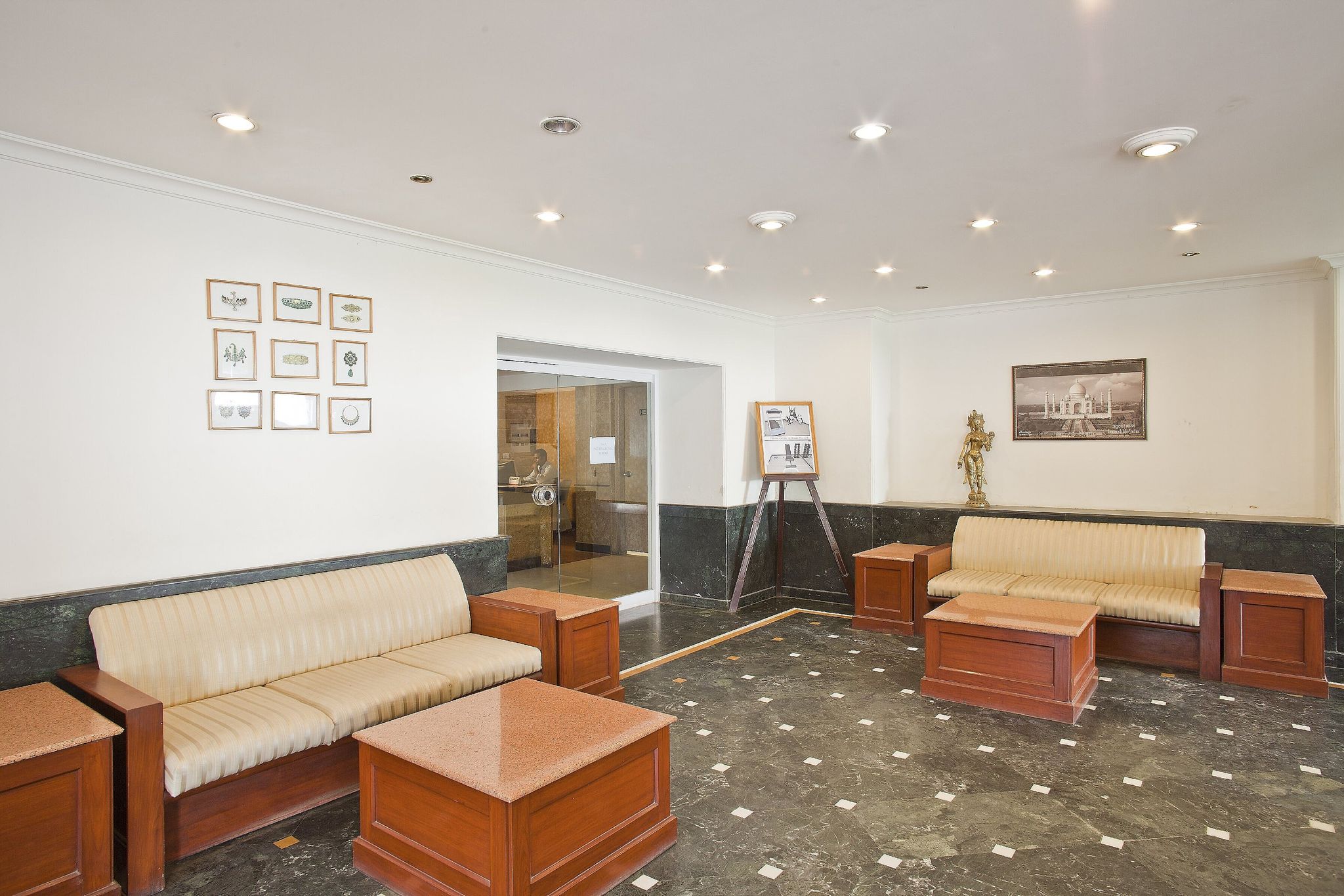 undefined Grand Hotel 3