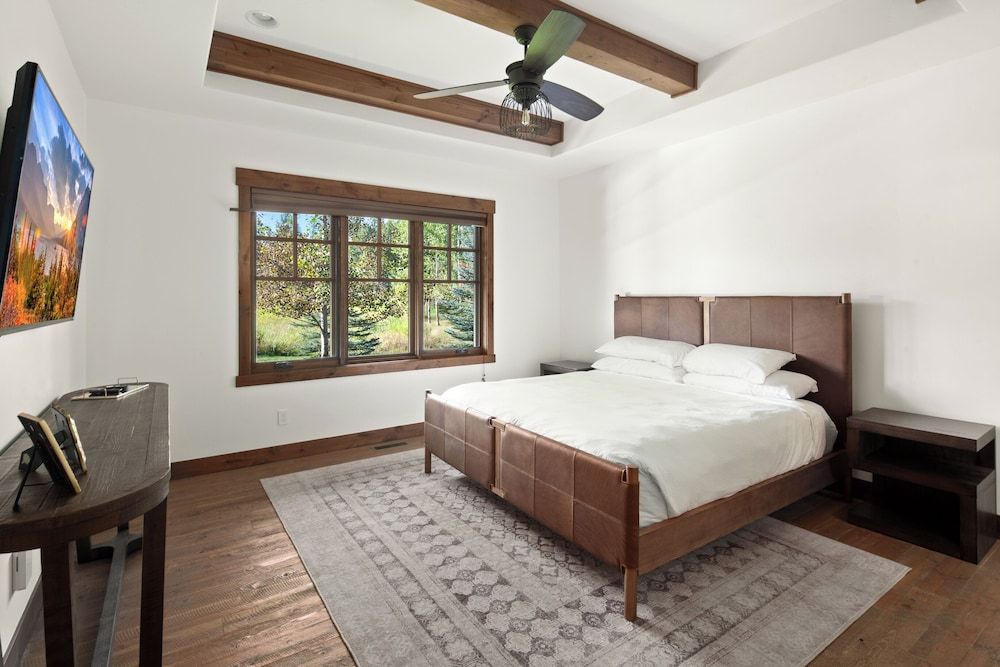 Four-Bedroom Luxury Home 14