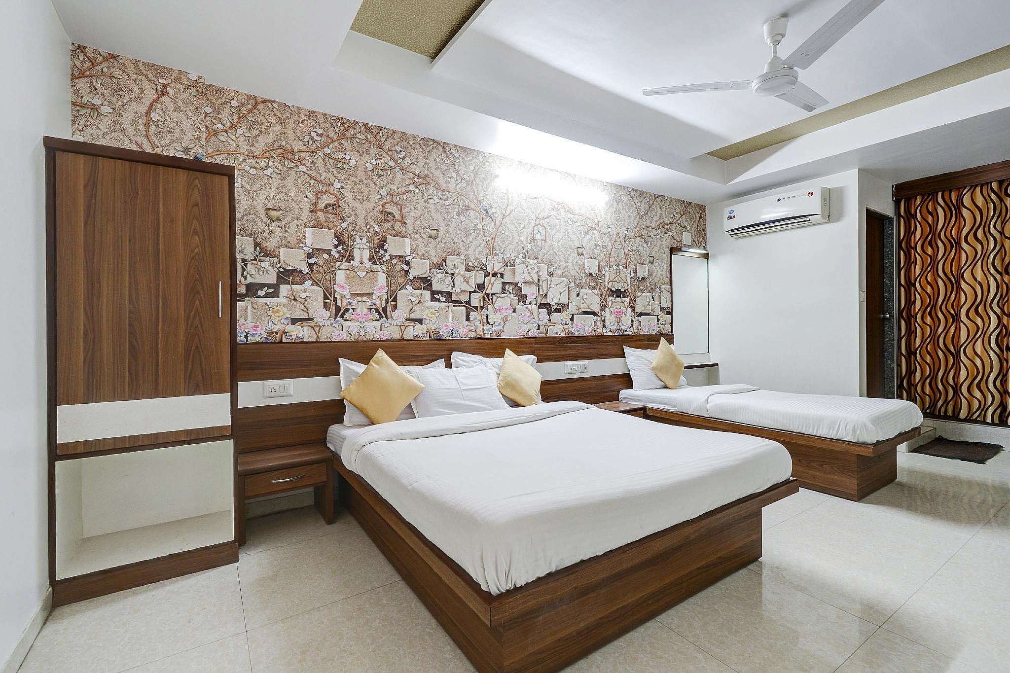 Hotel Trupti Deluxe Triple Room