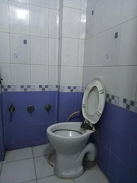 1025