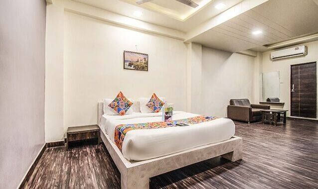 for yatra e room byi f