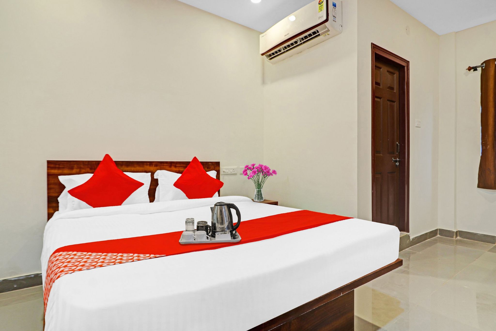 Hotel O by OYO Night Eye Classic 12