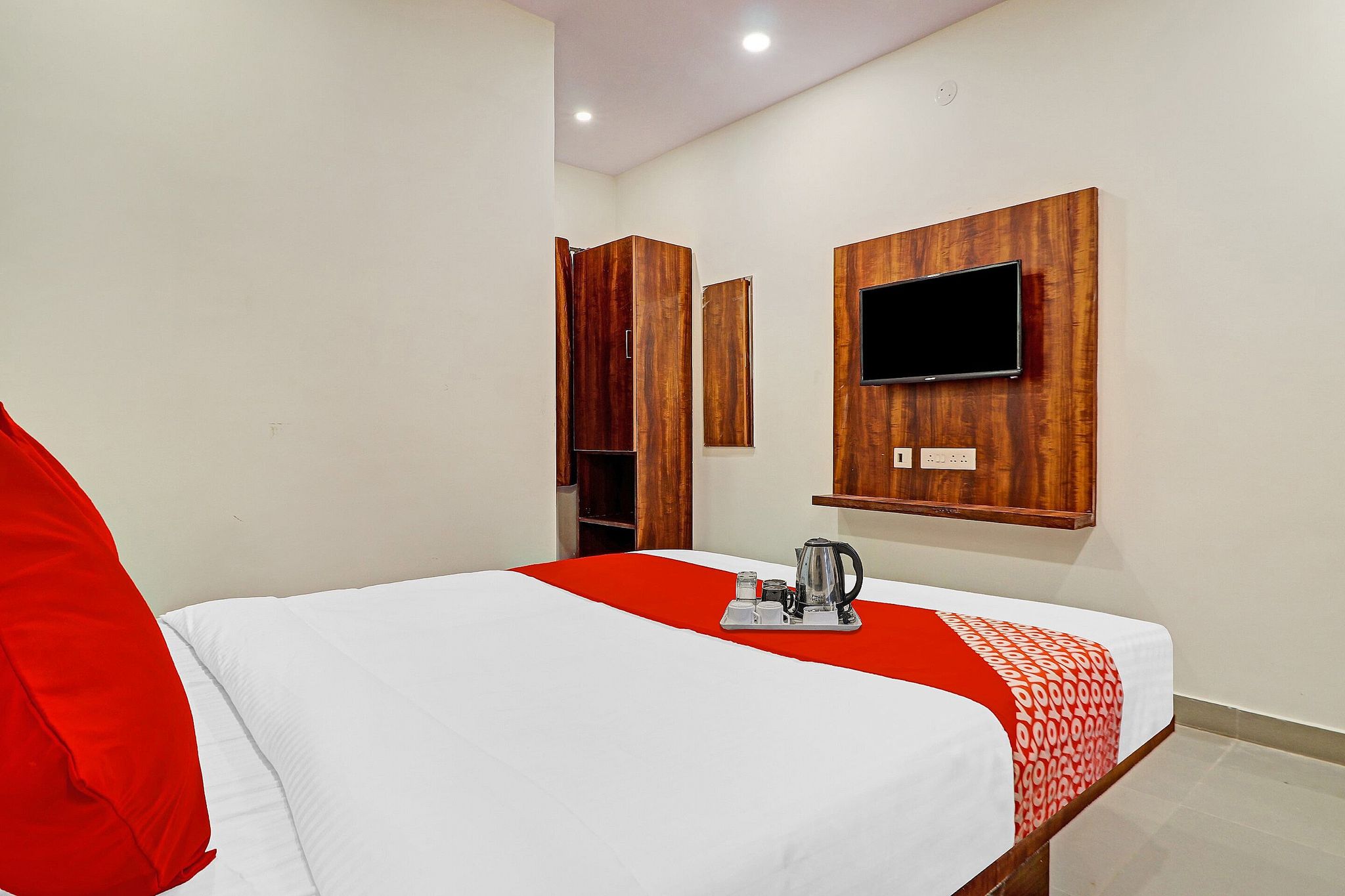 Hotel O by OYO Night Eye Classic 5