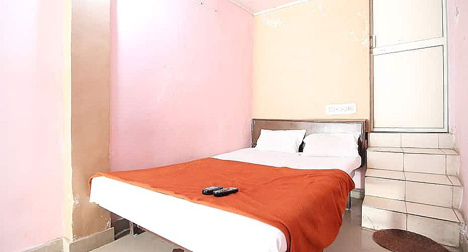 Deluxe Bedroom View_9