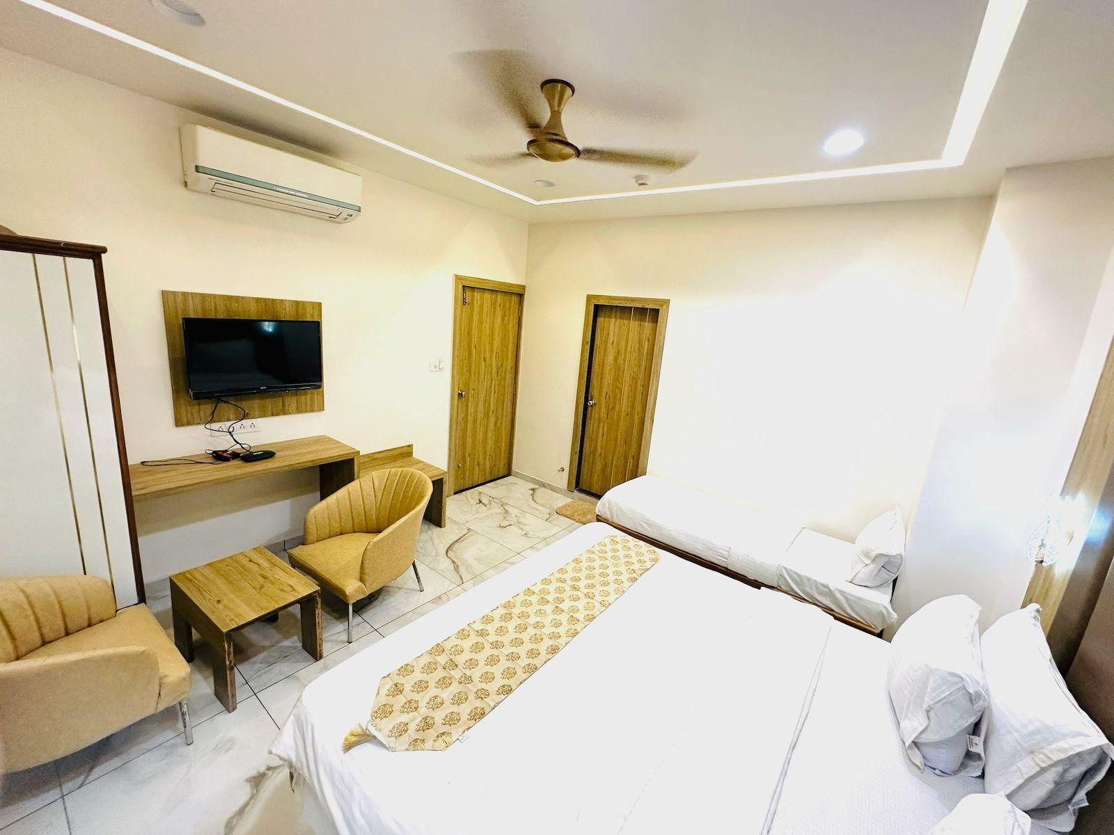 undefined Hotel Kings Residency 3