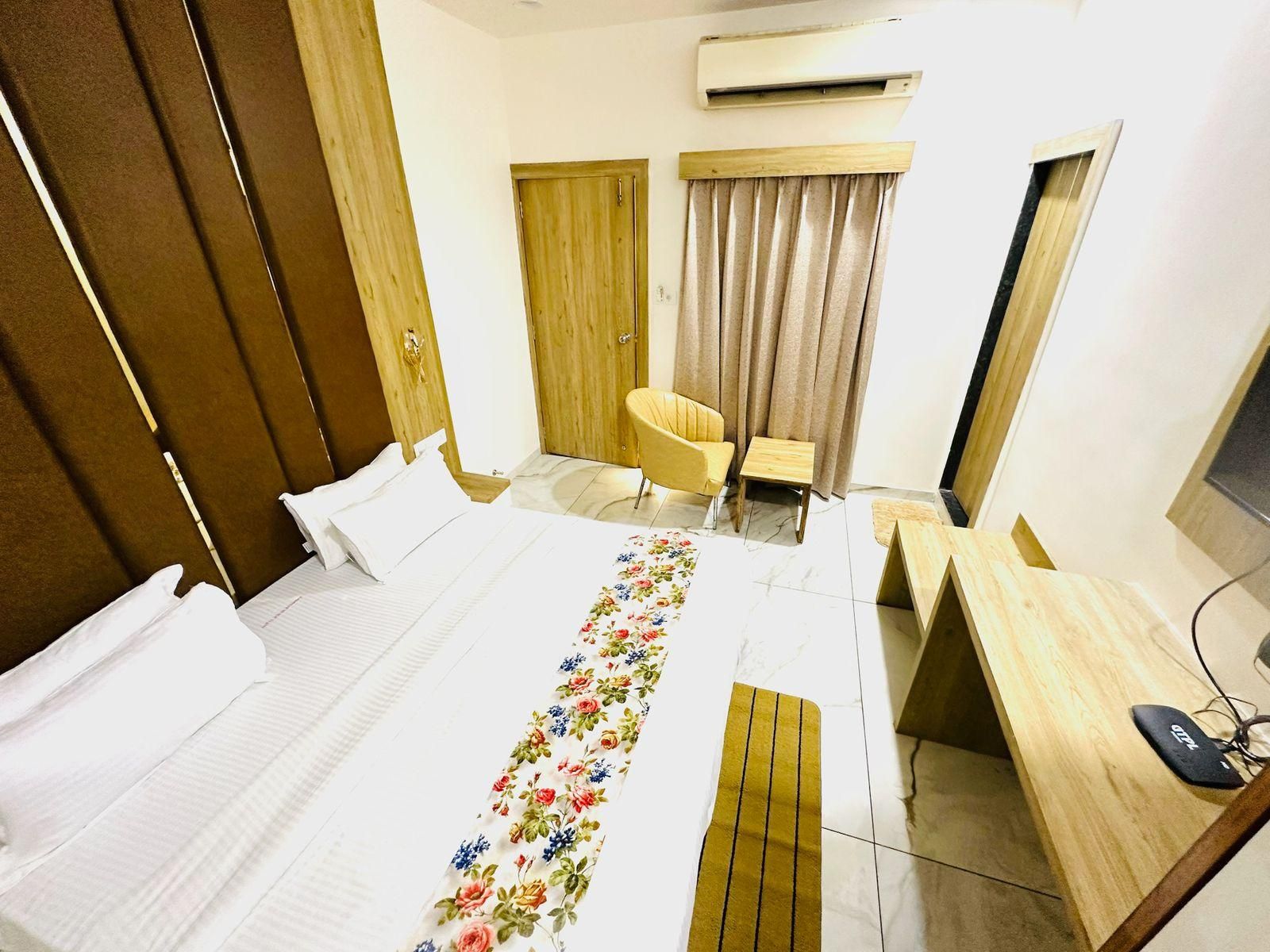 undefined HOTEL KINGS RESIDENCY 9