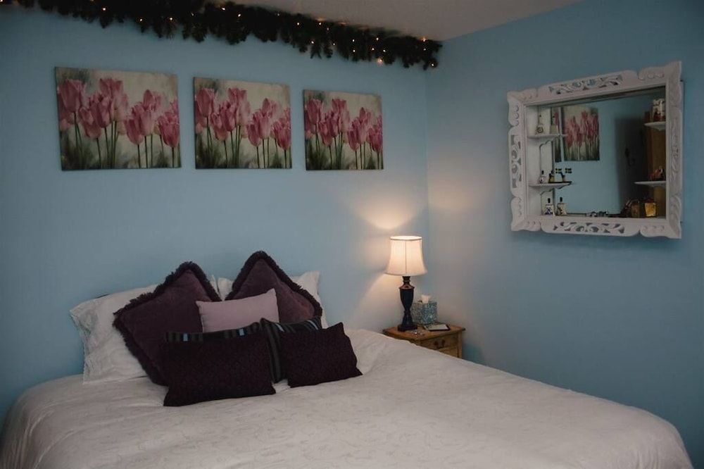 Standard Room, 1 King Bed, Refrigerator (Scandinavian Room)