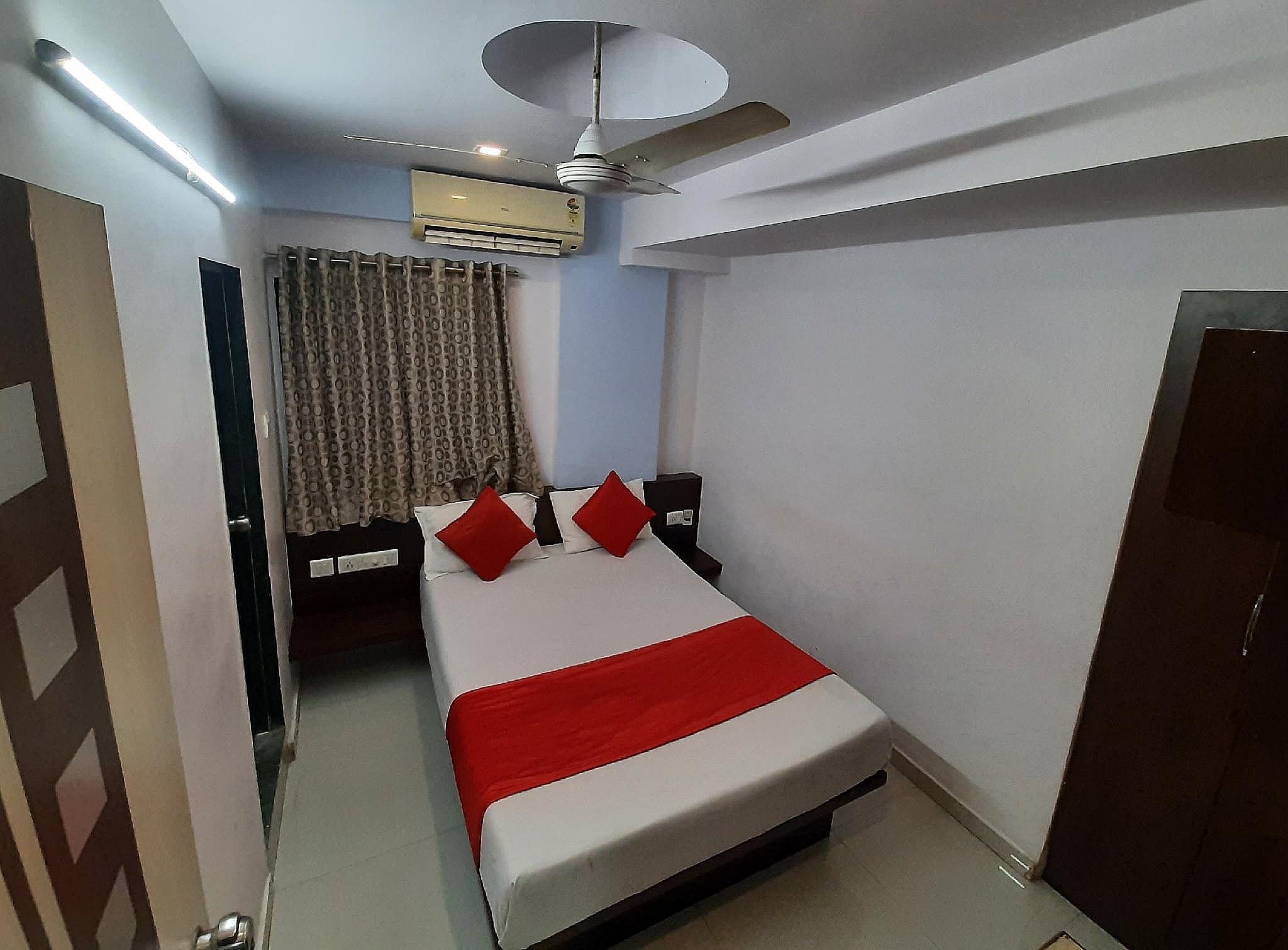 Hotel Royal Night Standard Room. 3