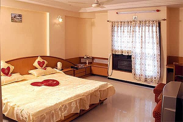 Hotel Shertown Deluxe Non AC Room 2