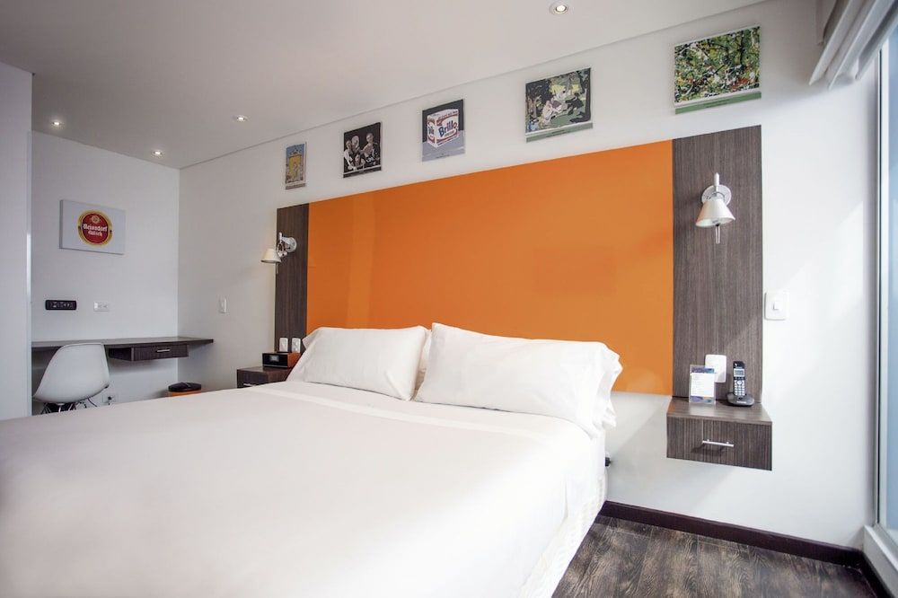 104 Art Suites Standard Room 5