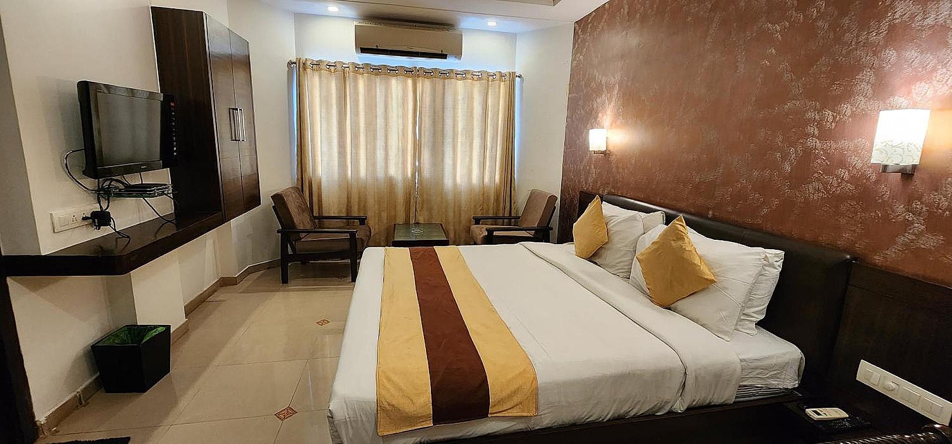 Hotel Kanak Deluxe King Bed Rooms