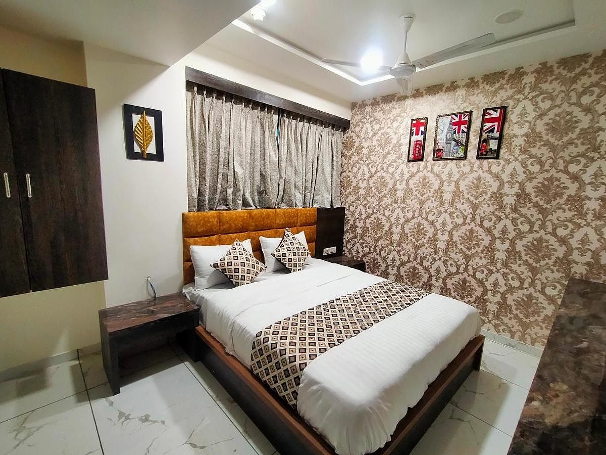 HOTEL ASIANA DELUXE DOUBLE ROOM 7
