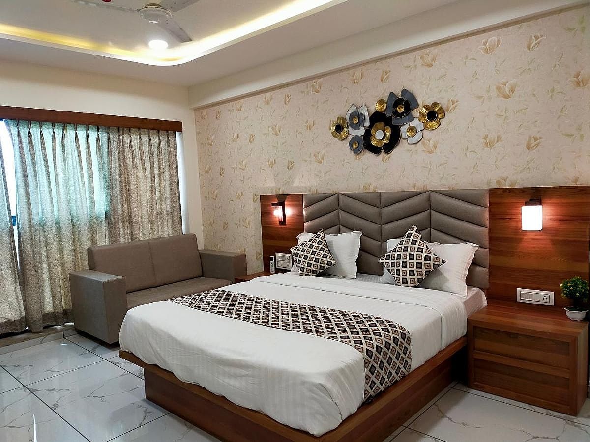 HOTEL ASIANA DELUXE DOUBLE ROOM 5