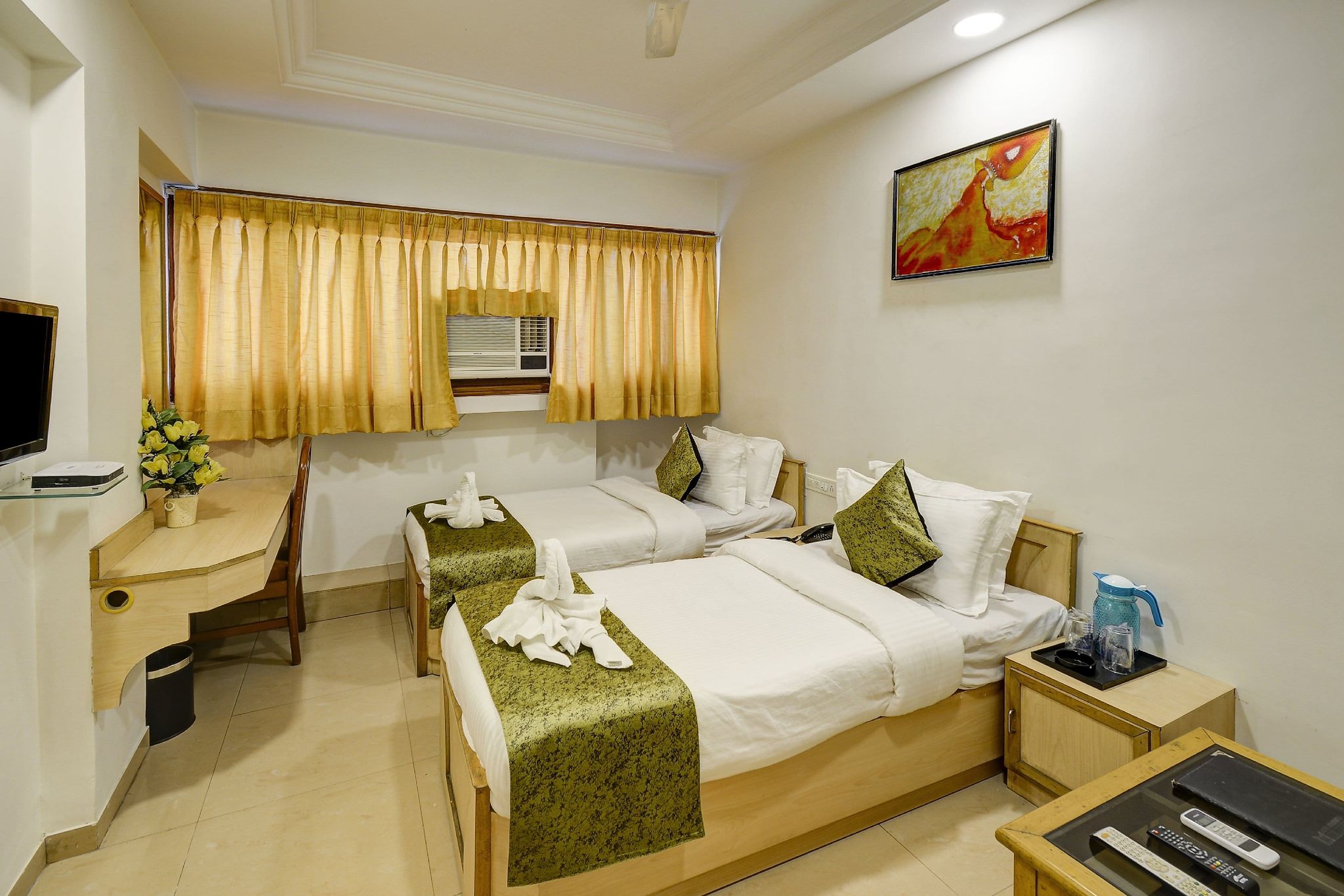 Deluxe Twin Bed Room