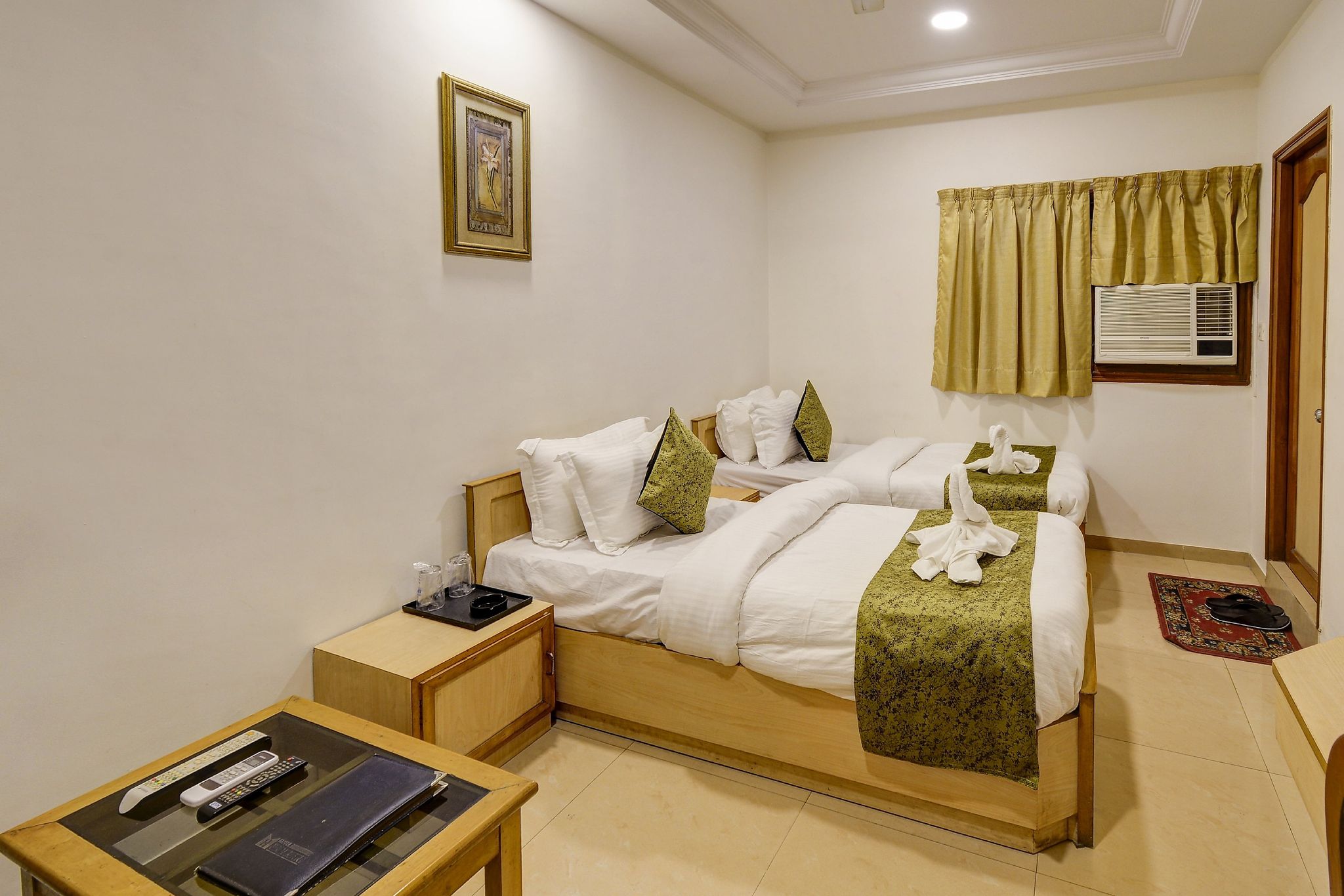 Deluxe Twin Bed Room