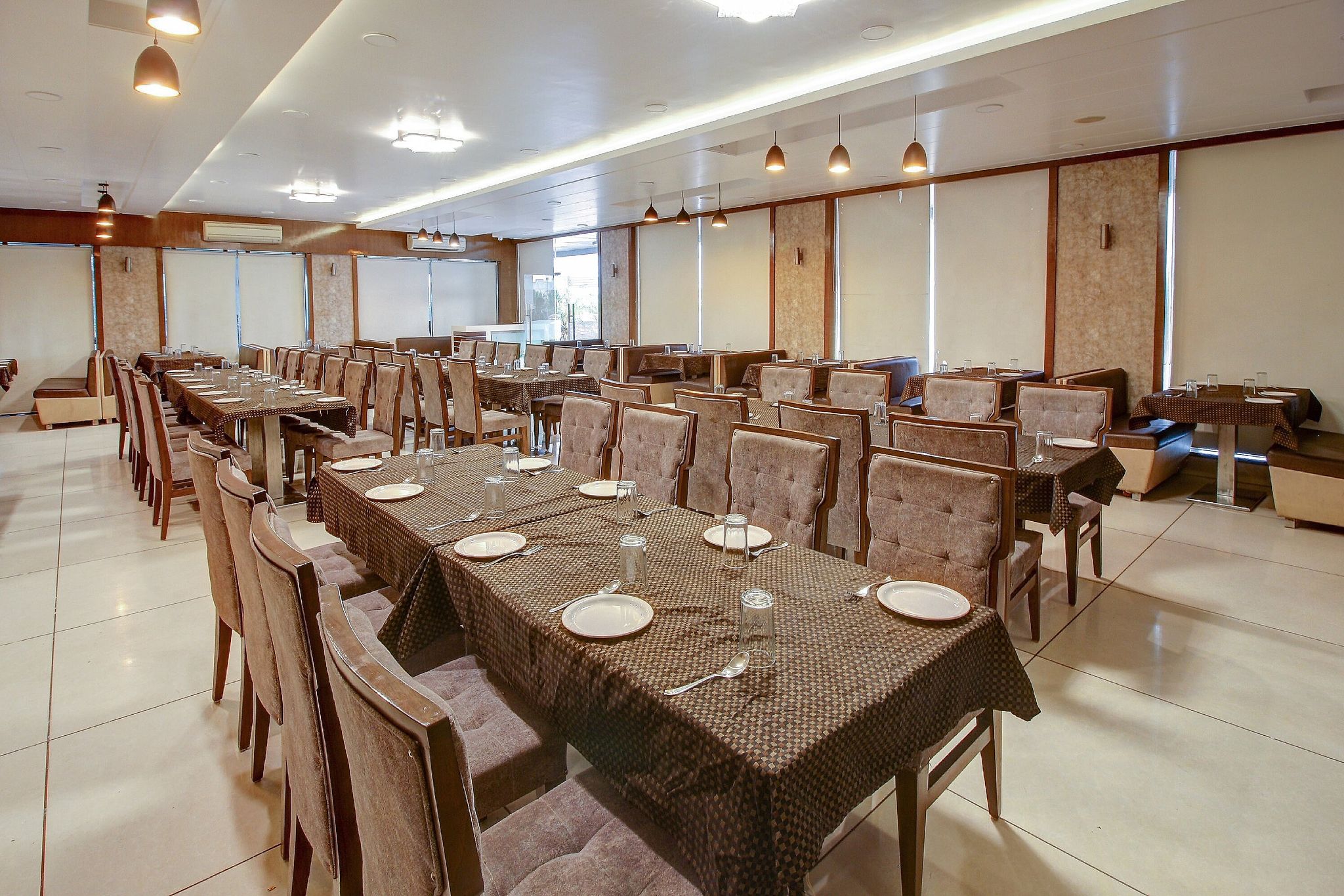 undefined Hotel Safar Palace & Guest House 4