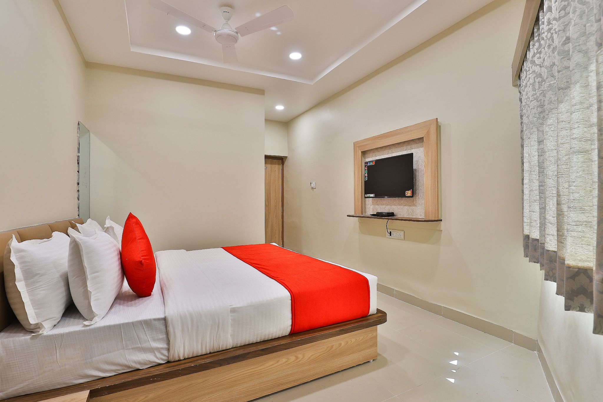 Hotel Sunsarovar Deluxe AC Room 15