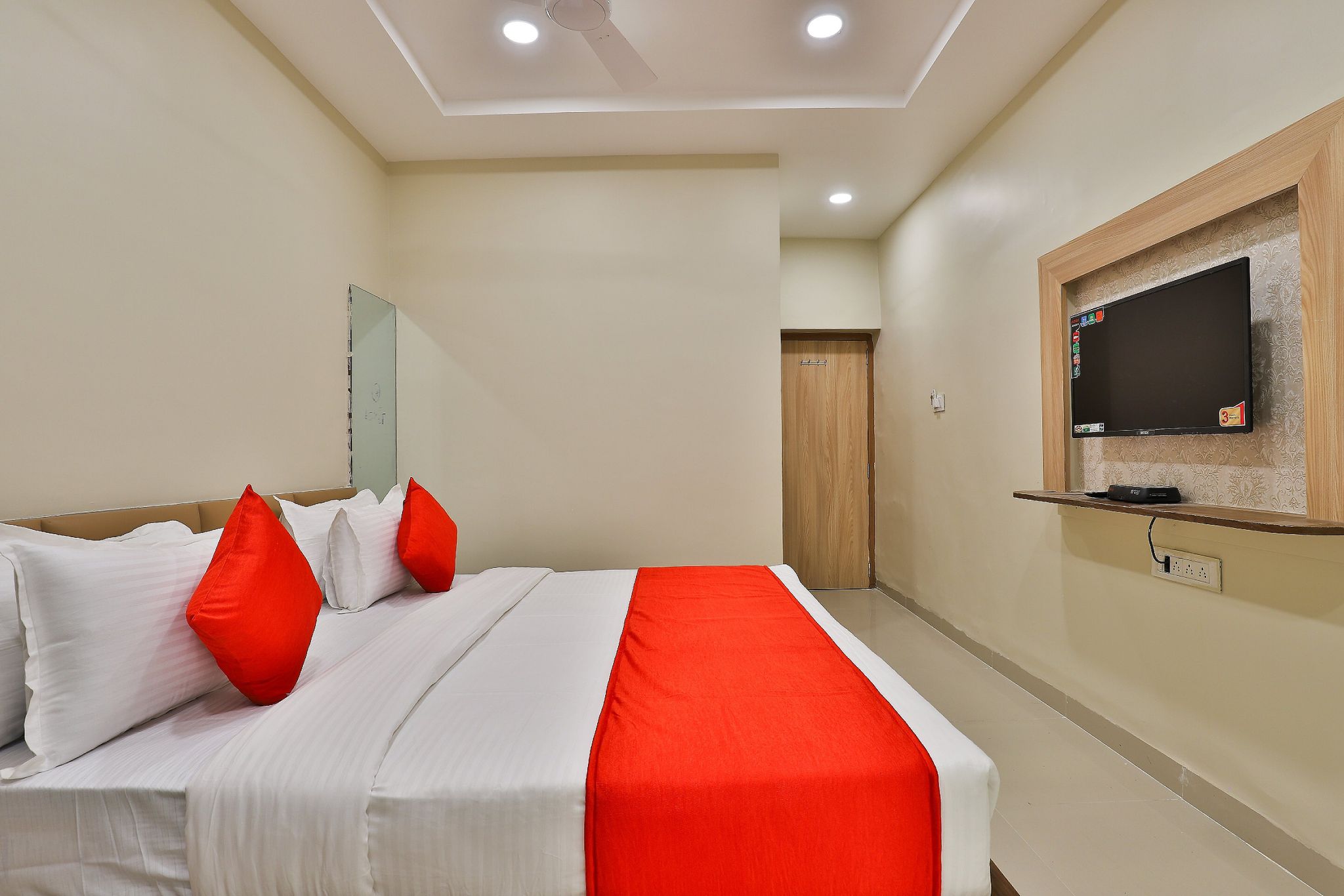 Hotel Sunsarovar Deluxe AC Room 11