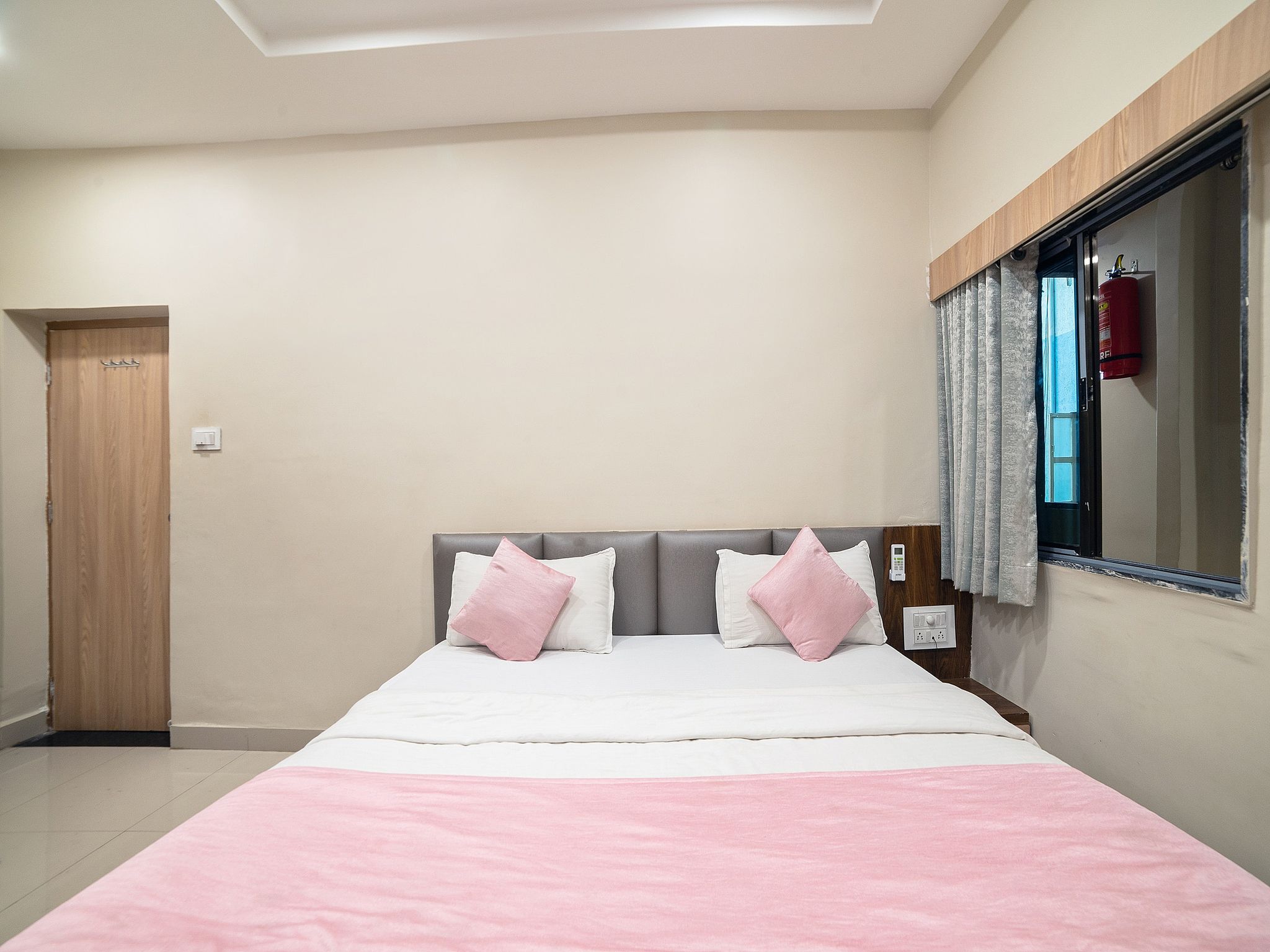 Hotel Sunsarovar Deluxe AC Room 9