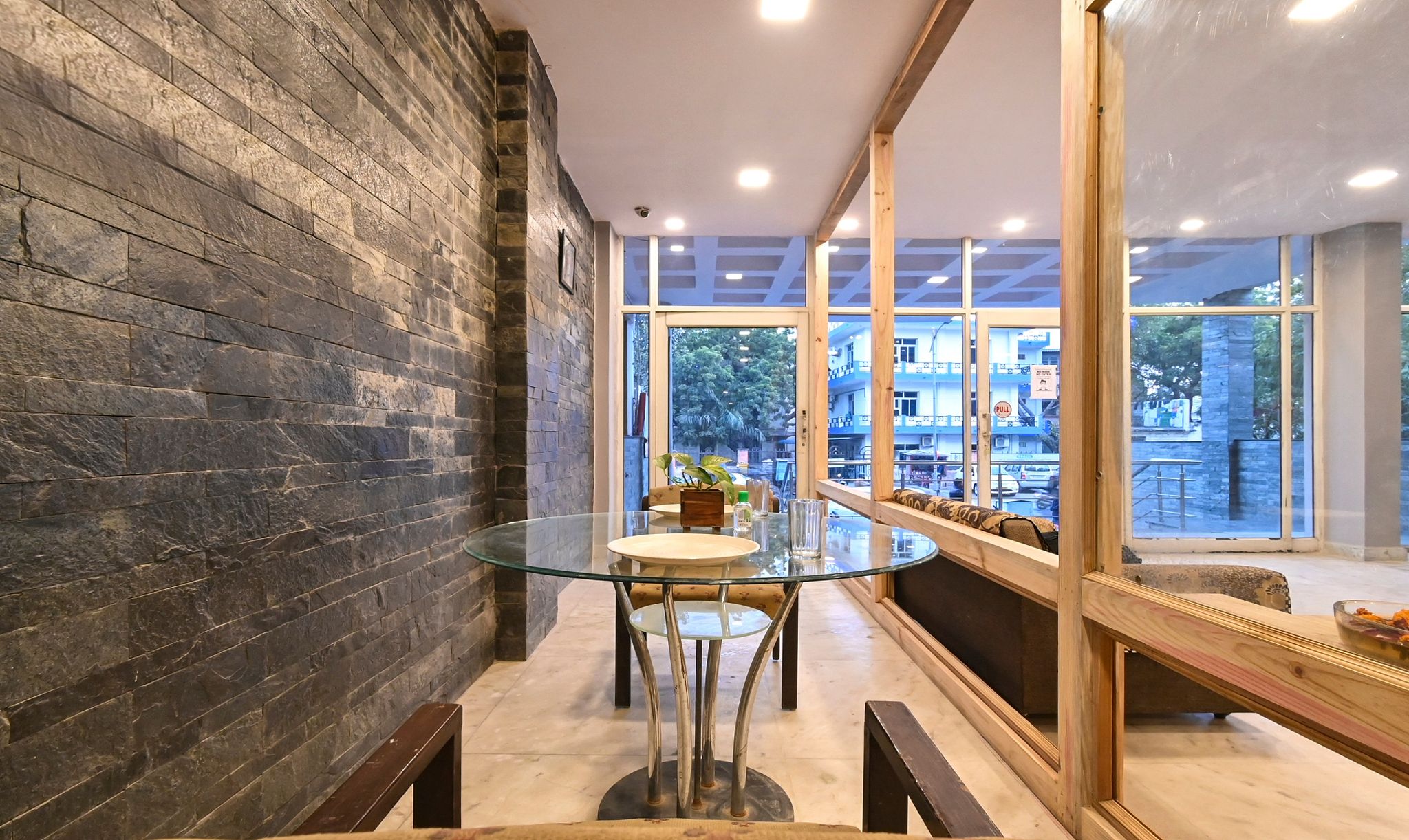 Food & Dining