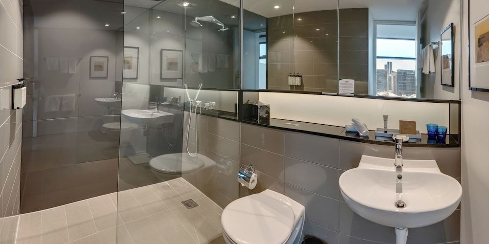 undefined Fraser Suites Sydney 8