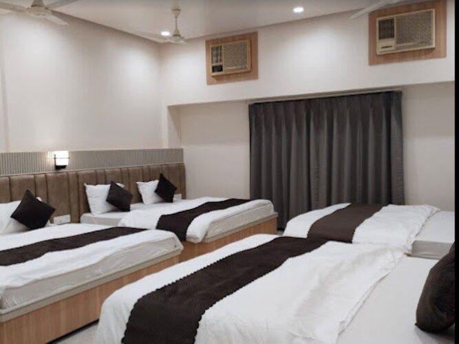 Supper Deluxe Eight Bed Room