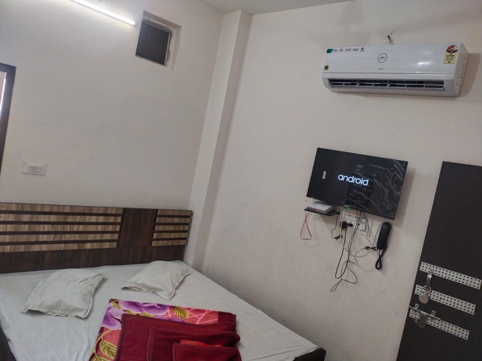 Hotel Meera Paradise Standard Room Single 4