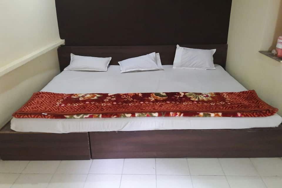 undefined Hotel Meera Paradise 6