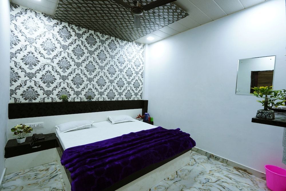 undefined Hotel Alishaan 5