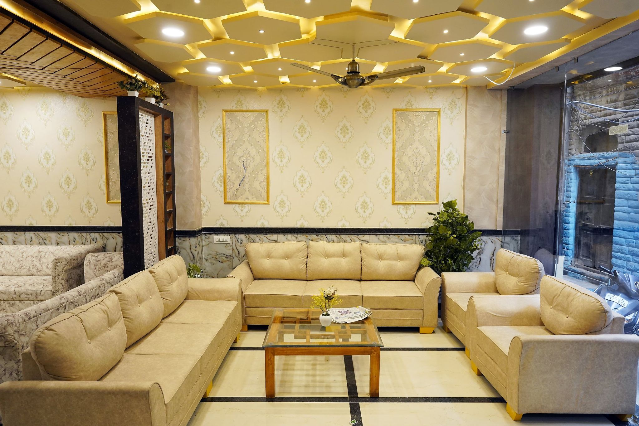 undefined Hotel Alishaan 3