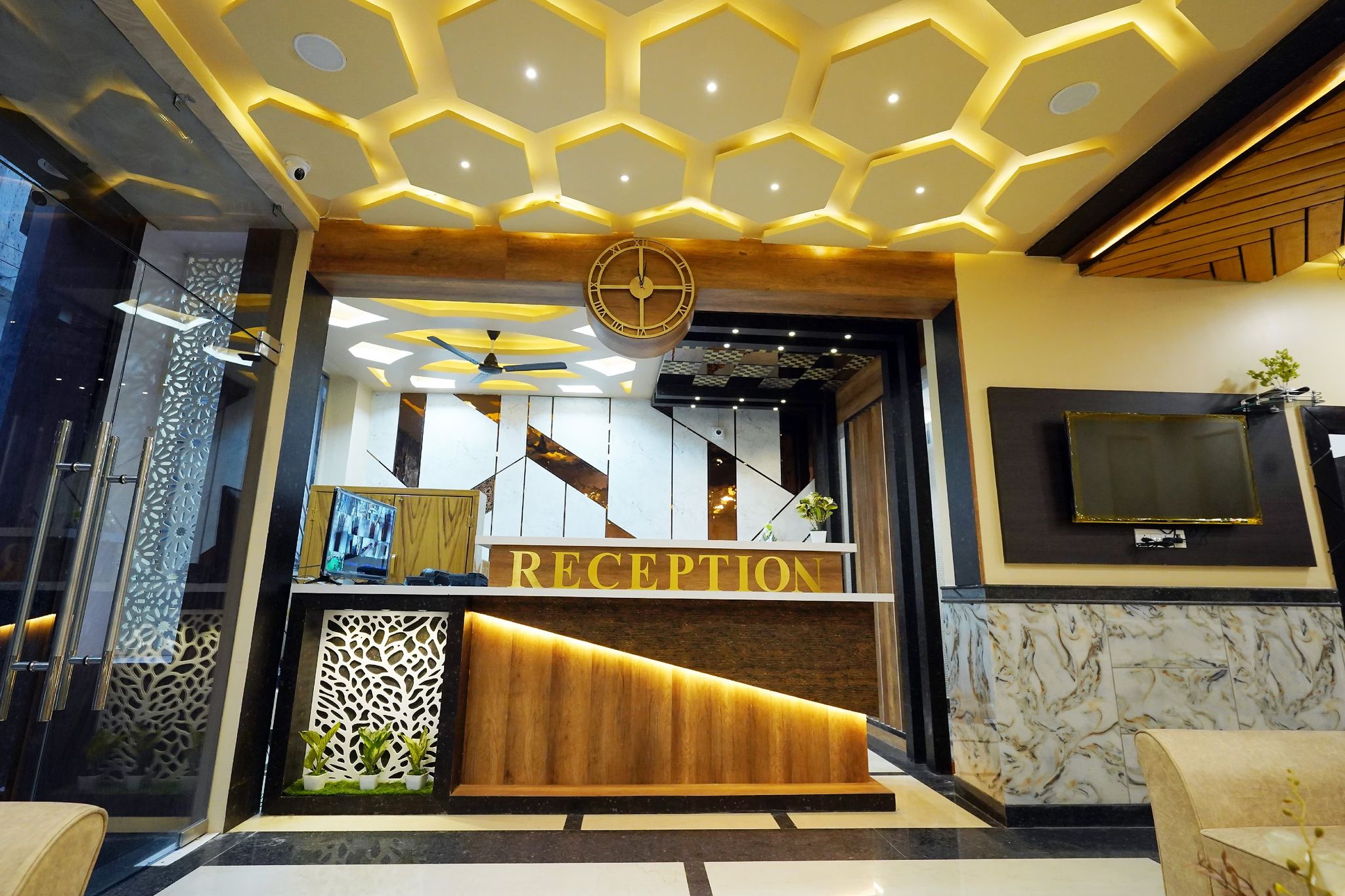 undefined Hotel Alishaan 2